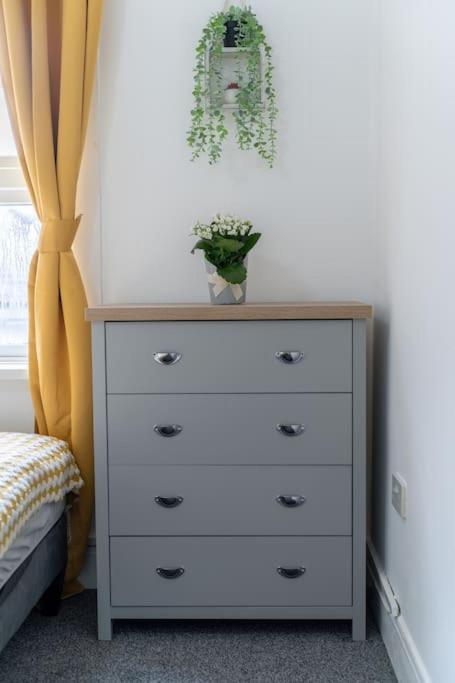 Open Mind Property - Southsea With Free Parking Portsmouth Eksteriør billede