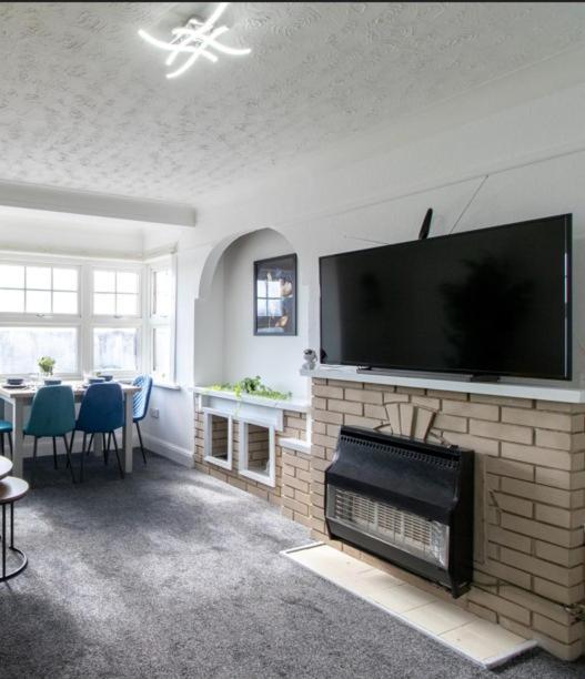 Open Mind Property - Southsea With Free Parking Portsmouth Eksteriør billede
